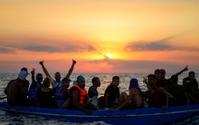 Thuyền bị chìm ngoài khơi Tunisia, ít nhất 29 người di cư châu Phi thiệt mạng