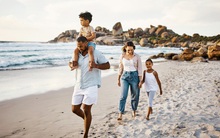 Thà bỏ tiền đi chơi còn hơn để dành vài đồng tiết kiệm