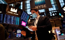 Chiến lược ngược đời của 'thiên tài phố Wall' có tỷ suất sinh lợi 22% suốt 15 năm: Thích mua cổ phiếu của công ty sắp phá sản, áp dụng cả nghiên cứu tâm lý vào đầu tư