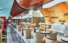 Người đàn ông thể hiện tài 'ăn chùa' đỉnh cao: Chỉ mua một vé máy bay mà được hoàn chục nghìn USD kèm theo dịch vụ ăn miễn phí suốt cả năm tại phòng chờ hạng VIP