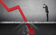 Nhiều người chờ thời cơ xuống tiền "bắt đáy" nhưng thị trường căn hộ sẽ không có ''vùng đáy" để bắt