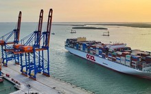 'Siêu tàu' container cập cảng Cái Mép - Thị Vải