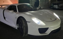 Chơi siêu xe hiếm không đơn giản: Ông Đặng Lê Nguyên Vũ đưa Porsche 918 Spyder vượt nghìn km ra Hà Nội làm thủ tục lăn bánh sau gần 1 năm ‘cất kho’