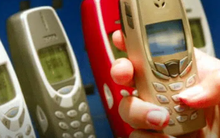 Gen Z tại Mỹ bất ngờ chuộng điện thoại "cục gạch"