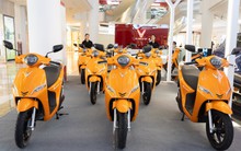 Ahamove mua 200 xe máy điện VinFast, dự kiến mua thêm 1.000 xe trong năm nay để mở dịch vụ hoàn toàn mới này