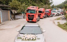 Chú rể Hà Tĩnh "chơi lớn" rước dâu bằng 20 xe container