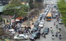 2/3 trung tâm đăng kiểm bị đóng cửa: Dân sẽ tiếp tục thức trắng đêm xếp hàng chờ kiểm định