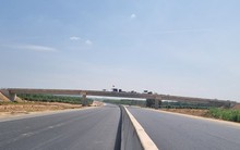 Cao tốc Phan Thiết- Dầu Giây cần thêm 620 nghìn m3 đất đắp để hoàn thành dịp 30/4