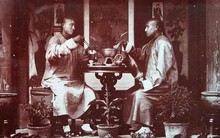 Ảnh hiếm ghi lại cuộc sống bên trong Tử Cấm Thành: Hé lộ nhan sắc thật của các phi tần, món tủ của vua Càn Long bất ngờ giống hệt giới trẻ ngày nay