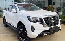 Nissan Navara giảm sâu chưa từng thấy: Giá thấp nhất chỉ còn 634 triệu đồng, gồng mình đấu Ford Ranger