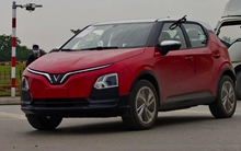 VinFast VF 5 Plus liên tục chạy thử tại Việt Nam: Gần đủ bảng màu cho khách Việt xem trước, nội thất cam-đen đẹp long lanh