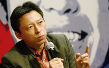 “Cha đỡ đầu của internet” Trương Triều Dương: Nắm trong tay đế chế khổng lồ nhưng vẫn đam mê 1 nghề tay trái, cả đời ở vậy không vợ không con