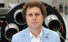 Xin việc khắp nơi đều 'bị loại từ vòng gửi xe', chàng trai không bằng đại học, không tiền quyết định mở công ty riêng, hiện là ông chủ của hãng tên lửa tỷ USD