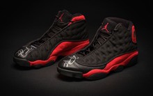 Ngỡ ngàng trước đôi giày ‘đắt’ nhất thế giới: Giá bằng nguyên căn biệt thự giữa trung tâm thành phố