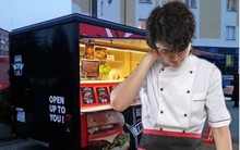 "Bỏ quê lên phố" kinh doanh, người đàn ông "vỡ mộng" ngay ngày đầu khai trương: Thành phố lớn hào nhoáng nhưng chưa chắc dễ bán buôn