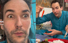 Khách Tây thưởng thức "sashimi Việt Nam" rồi trầm trồ nhận xét: "Nó thực sự ngon, quá ngon!"