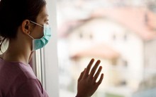 Covid-19 gia tăng trở lại: Bác sĩ liệt kê các dấu hiệu cần lưu tâm