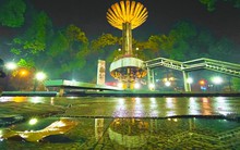 TPHCM khác lạ sau 'cơn mưa vàng' lúc rạng sáng