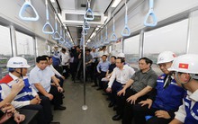 Thủ tướng Phạm Minh Chính đi thử tàu metro 1 ở TP HCM