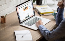 Sinh viên đại học kiếm được hơn 3,5 tỷ đồng trong nửa năm nhờ vào PowerPoint và TikTok