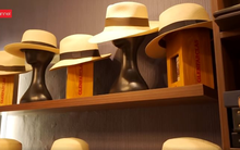 Chiếc mũ cói trị giá 3,5 tỷ đồng đắt nhất thế giới đang được bán tại Hà Nội có gì đặc biệt?