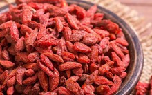 Một loại hạt ở Việt Nam được báo Anh ví như 'kim cương đỏ', có giá bán đắt gấp 10 lần ở Đức