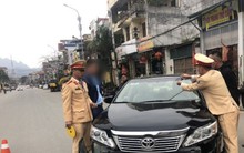 Chủ tịch phường điều khiển xe ô tô ngược đường bị xử phạt 22 triệu đồng