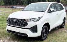 Toyota Innova 2023 taxi giá quy đổi 530 triệu: Giới hạn tốc độ 80 km/h, chạy dịch vụ nhưng không có điều hòa sau và màn hình giải trí