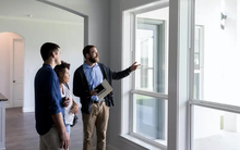 Nhà môi giới 23 năm kinh nghiệm kể chuyện trả giá khi mua nhà: Giảm được 3 tỷ đồng cho khách nhờ biết ‘bắt thóp’