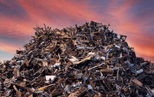 Giá phế liệu thế giới không ngừng lao dốc do sự bất ổn của ngành thép toàn cầu