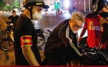 Cảnh sát 141 hóa trang tóm các 'quái xế' nẹt pô, lạng lách trên phố Hà Nội