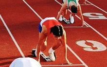 Cùng làm việc từ 9h sáng đến 5h chiều, có người mua được nhà, sắm xe, người không dư xu nào: 7 điều tạo nên khác biệt