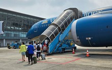 Khó hiểu với giá vé máy bay nhảy múa!