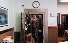 Chuyện lạ về ngân hàng nhỏ nhất nước Mỹ: Không ATM, không trang web và chỉ có 1 nhân viên chính thức