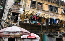 Cảnh xập xệ bên trong những khu tập thể nằm ở vị trí đắc địa của Hà Nội