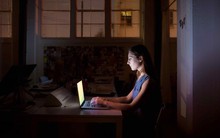 Công việc đặc biệt dành cho người 'đam mê' thức khuya, ngồi nhà cũng kiếm được 28 triệu đồng/tháng