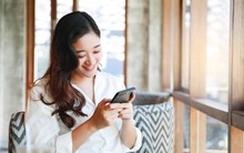 ‘Mẹ bỉm’ ngồi nhà bấm điện thoại, có ngày kiếm tiền bằng cả năm làm công ty: Đừng lãng phí đời mình để làm giàu cho người khác!