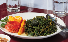 Loại rau rẻ bèo bán đầy chợ Việt nhưng bị cấm tại nhiều bang của Mỹ, mãi gần đây mới được buôn bán chính thức, lý do là gì?