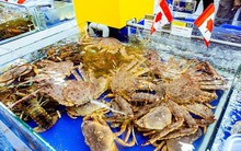 Chi tới 2,72 tỷ USD để nhập khẩu, người Việt ăn tôm hùm, cua, cá ngoại ngày càng nhiều