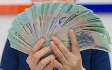 Banker “áp lực” vì chưa tiêu hết thưởng Tết đã phải nhận thưởng 30/4