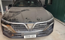 Bốc được biển tứ quý 8, chủ VinFast Lux A2.0 để phủ bụi gần 1 năm không đi rồi bán giá 1,2 tỷ đồng ngang Camry mới