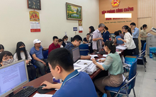 Hà Nội: Thị trường đất nền bỗng sôi động khác thường, phòng công chứng  nhộn nhịp trở lại