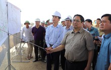 Thủ tướng Phạm Minh Chính kiểm tra tiến độ thi công dự án cao tốc Bắc - Nam