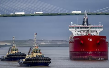 Một vị “khách sộp” đến từ châu Á bắt đầu mua dầu Nga: Hứa hẹn giải cứu hơn 100.000 thùng dầu/ngày đi kèm điều kiện vô cùng có lợi cho Moscow