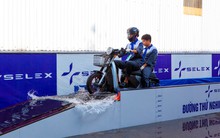 "Vũ khí" giúp hãng xe điện Việt non trẻ được Grab, Baemin, Lazada chọn mặt gửi vàng: Chỉ mất 2 phút để có pin đầy