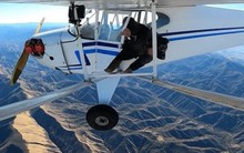 Dàn dựng cả một vụ rơi máy bay để câu view, YouTuber này đối diện mức án 20 năm tù