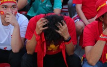CĐV ở TP.HCM thẫn thờ khi U22 Việt Nam dừng chân tại bán kết SEA Games 32