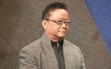 Mang chiếc bình mẻ đến hỏi chuyên gia, người phụ nữ mừng như bắt được vàng: Giá trị ngang ngửa nửa căn chung cư, suýt thì đem bán phế liệu