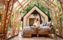 Chàng trai 21 tuổi tự tay xây nhà cho mẹ dưỡng già, nhận loạt giải thưởng về kiến trúc: Không gian 'tự đóng mở', 'di chuyển' đến bất kỳ đâu trên thế giới