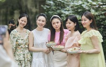 Cũng chăm con nhỏ mà nhìn vào hội mẹ bỉm này sao mà "chill": Rủ nhau đi workshop, cuộc sống lúc nào cũng vui vẻ, tích cực